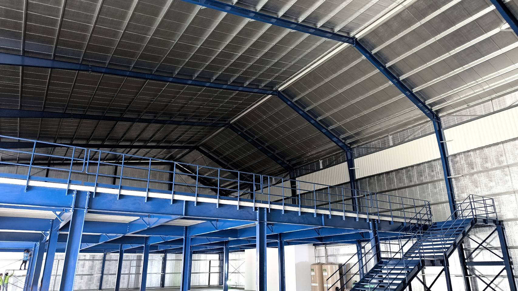 ภายในโกดังสำเร็จรูปโครงสร้างเหล็ก PEB Prime Build